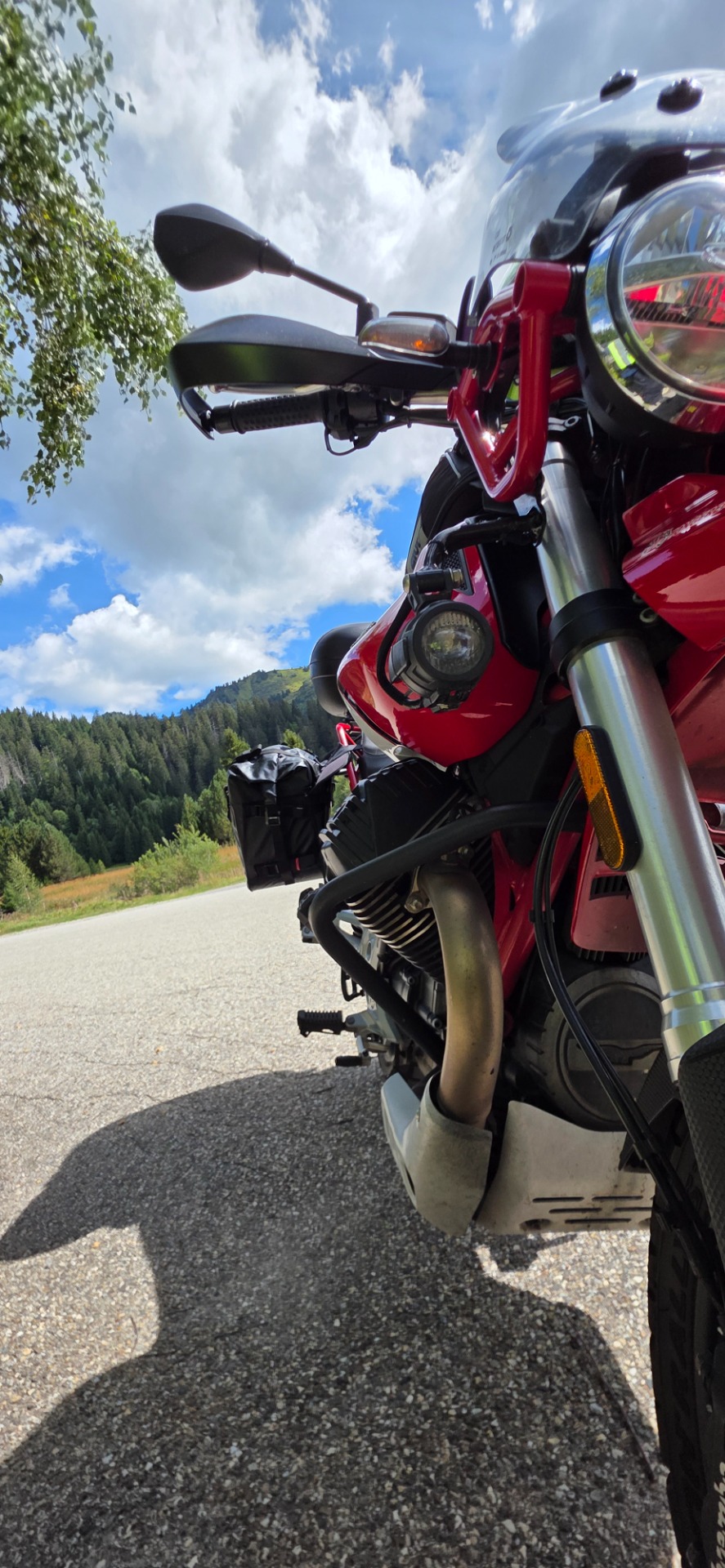 Moto Guzzi V85TT - Spelen met invalshoeken